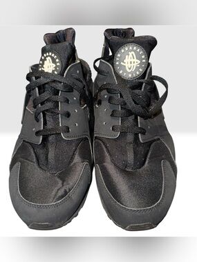 EUC- Men’s- Nike- Sz 13-  Air Huarache Sneakers- Black- RARE!!!! 👟